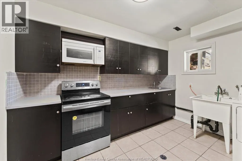 4135 ST. CLAIR
