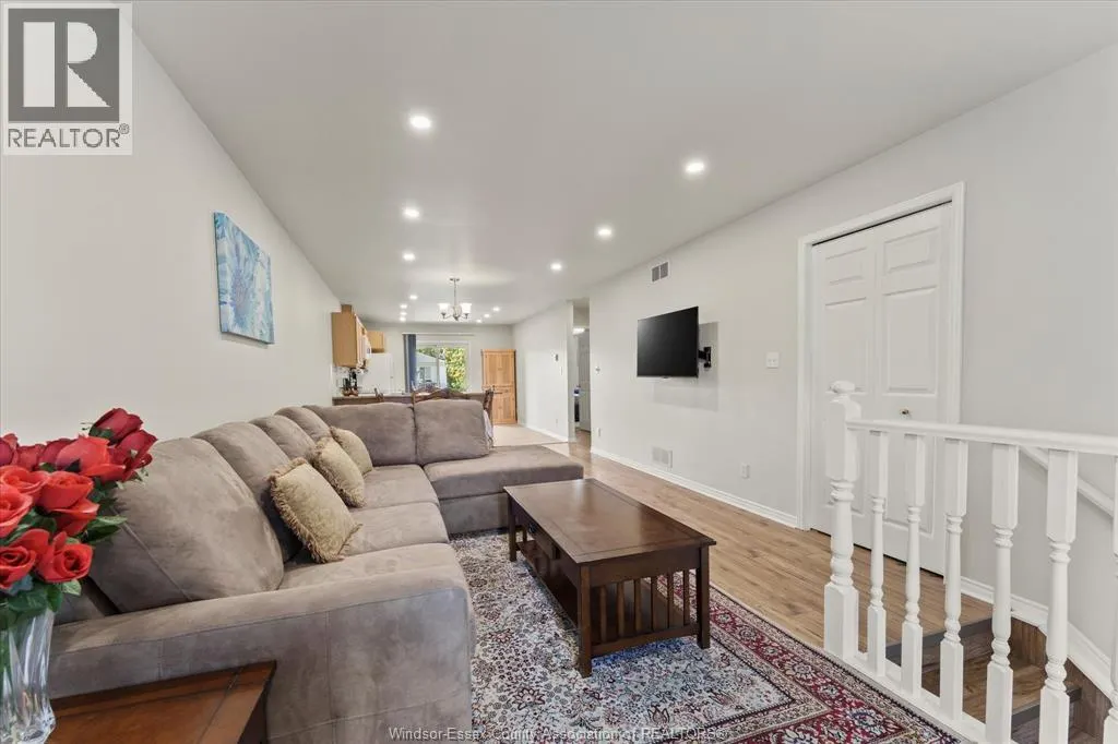 4135 ST. CLAIR