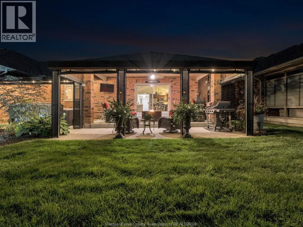 633 COMMISSO CRESCENT
