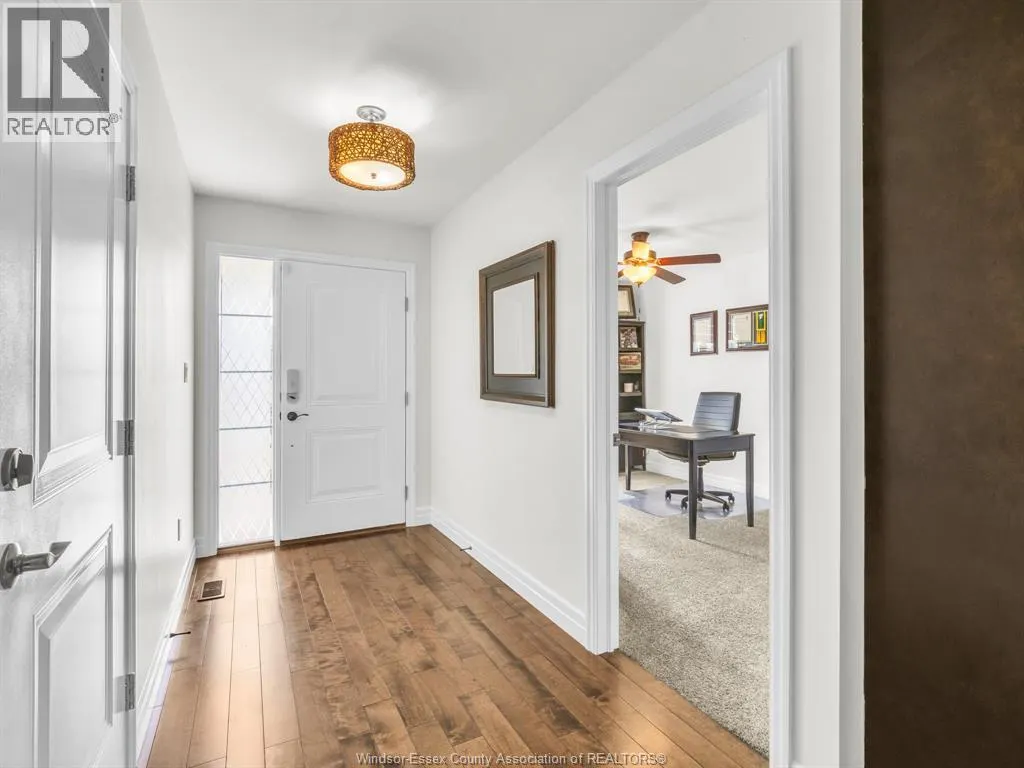 633 COMMISSO CRESCENT