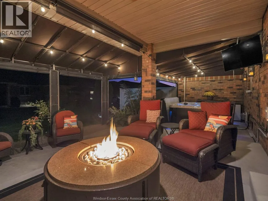 633 COMMISSO CRESCENT