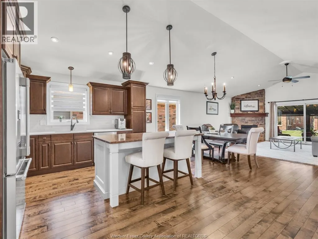 633 COMMISSO CRESCENT