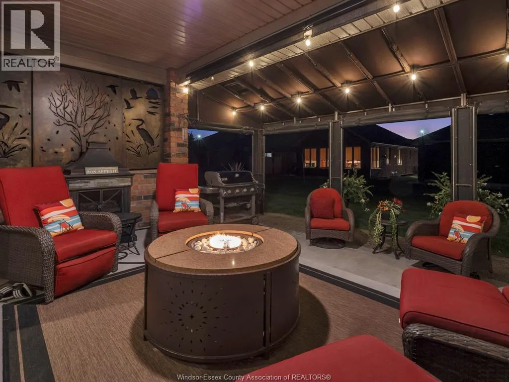 633 COMMISSO CRESCENT