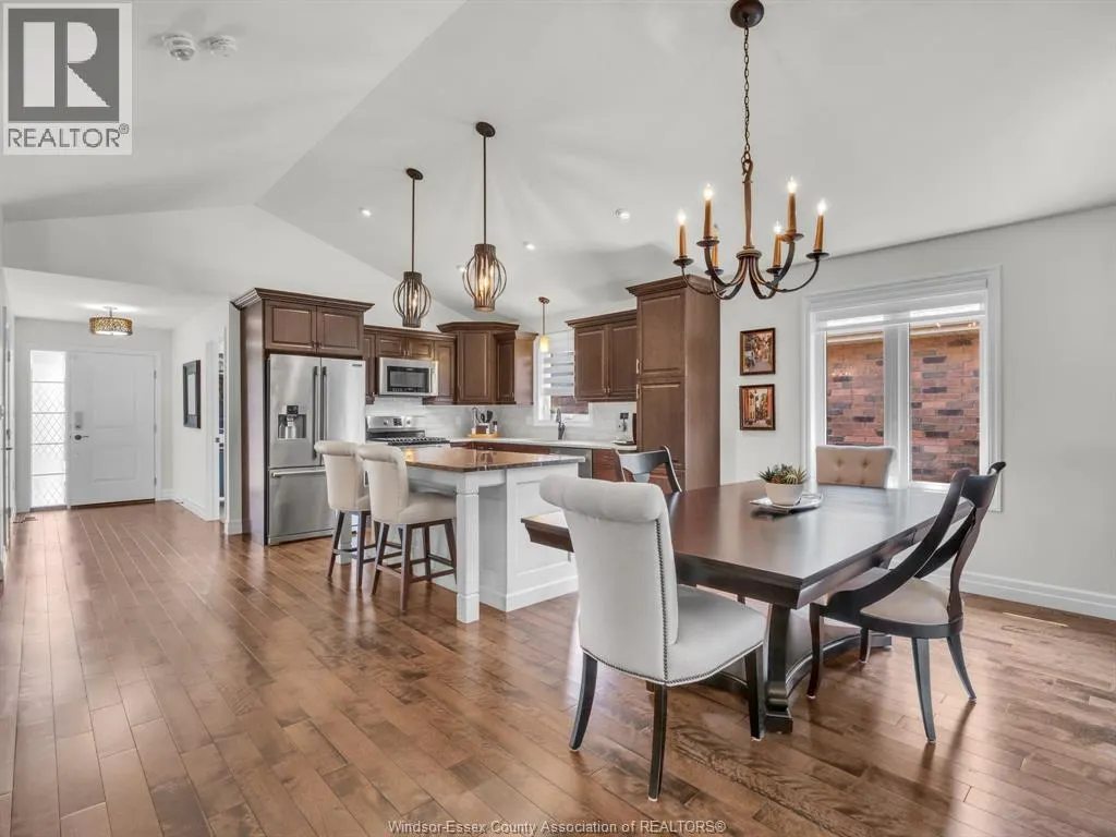 633 COMMISSO CRESCENT
