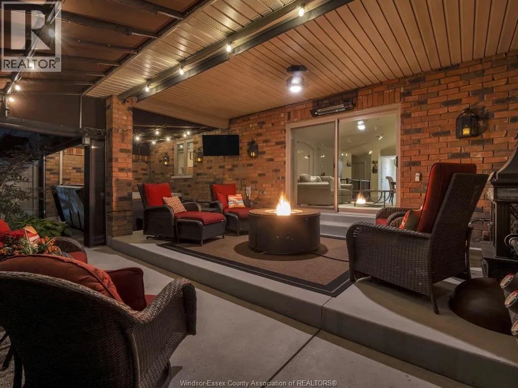 633 COMMISSO CRESCENT