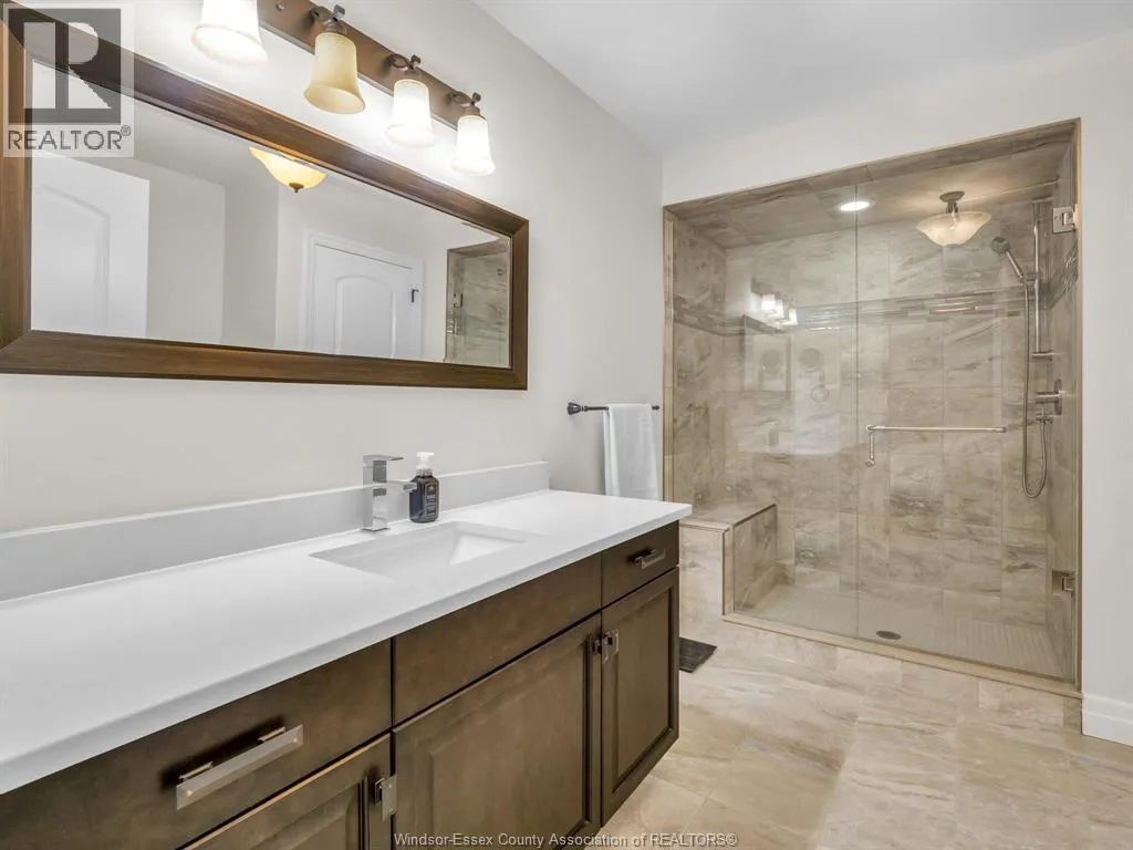 633 COMMISSO CRESCENT