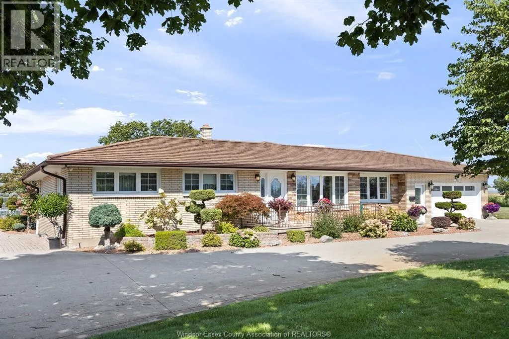 353 Seacliff Drive West