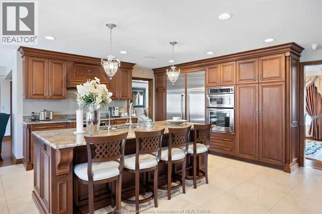 353 Seacliff Drive West