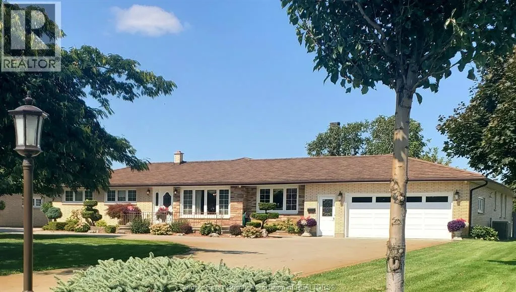 353 Seacliff Drive West