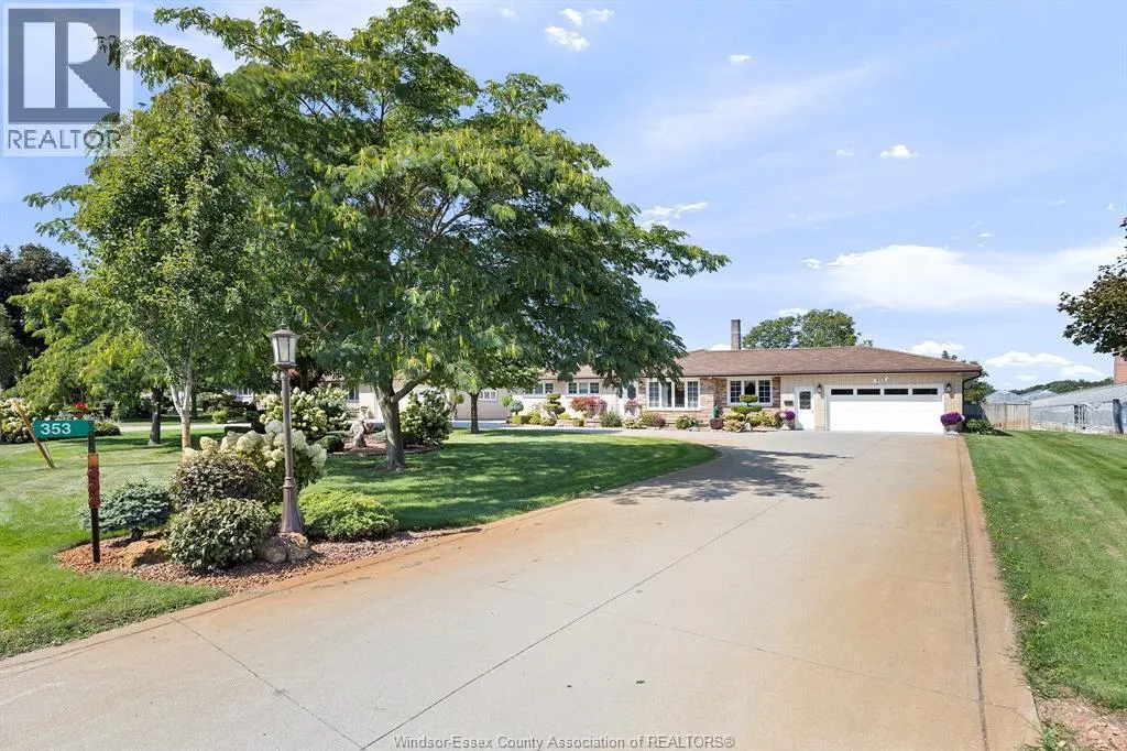 353 Seacliff Drive West