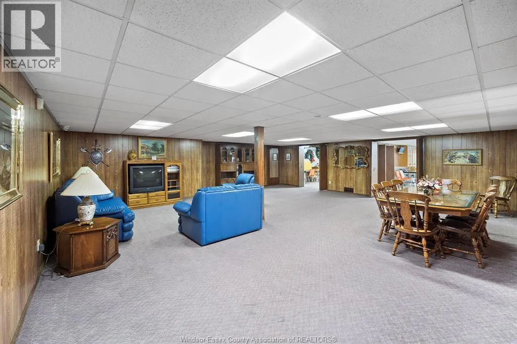 353 Seacliff Drive West