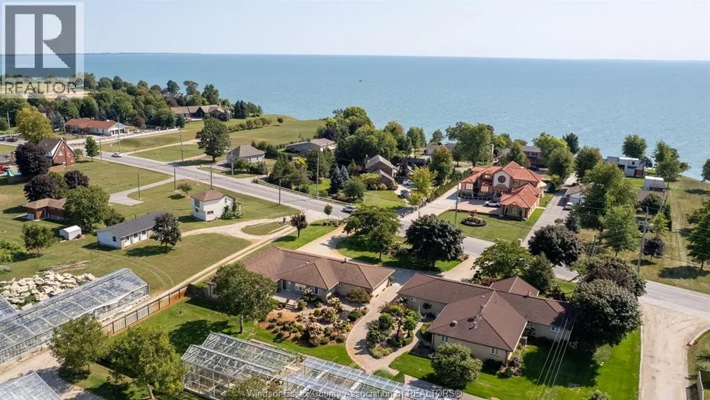 353 Seacliff Drive West