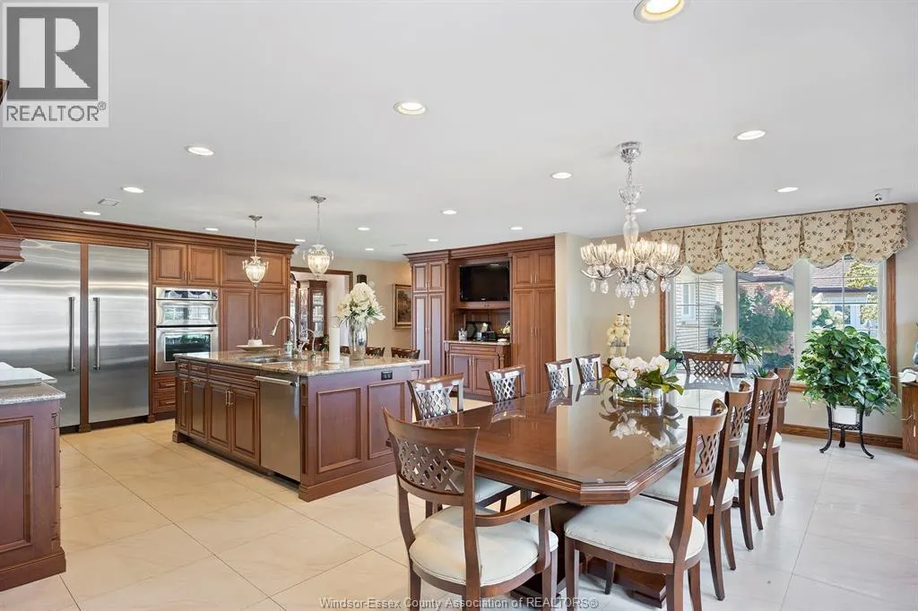 353 Seacliff Drive West