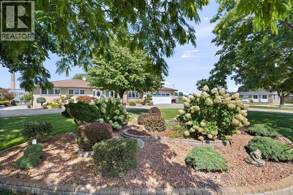 353 Seacliff Drive West