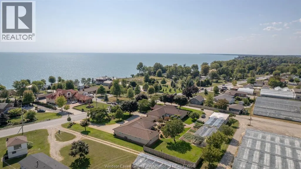 353 Seacliff Drive West