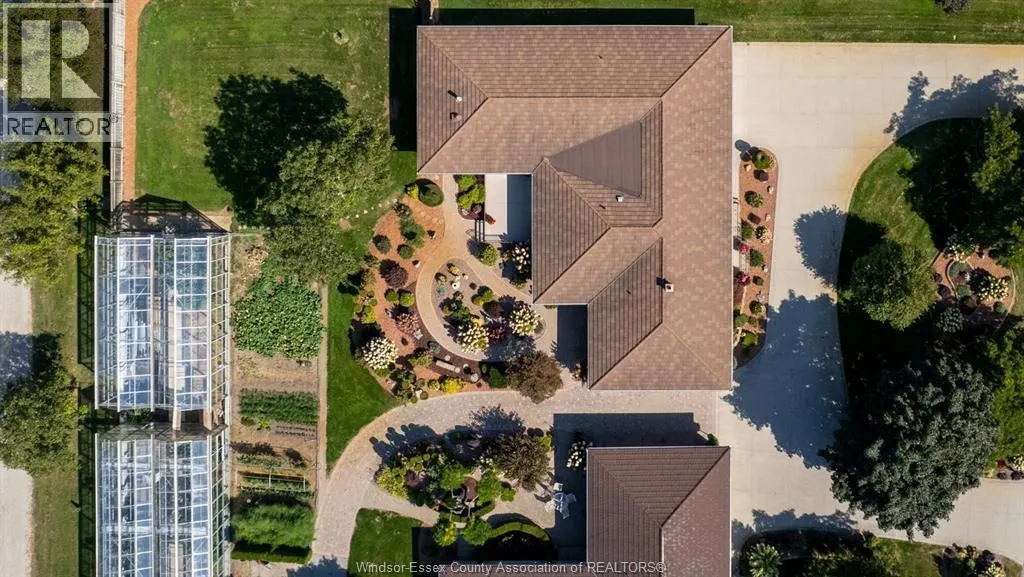 353 Seacliff Drive West