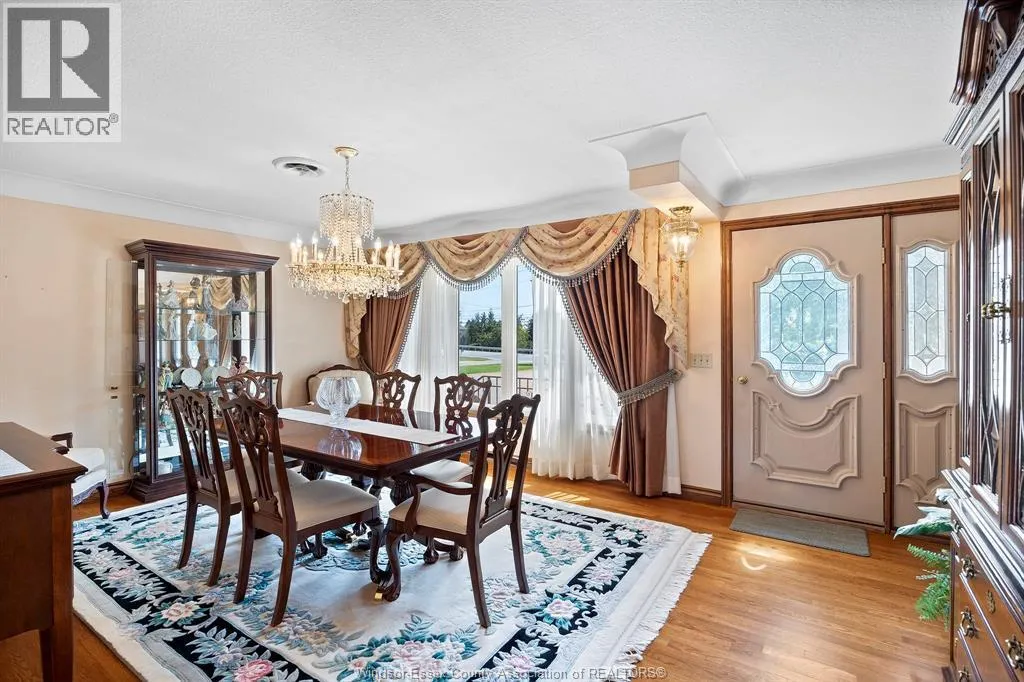 353 Seacliff Drive West