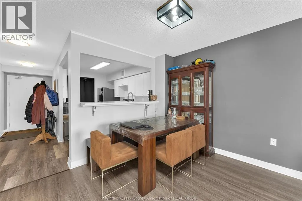 75 RIVERSIDE DRIVE East Unit# 702