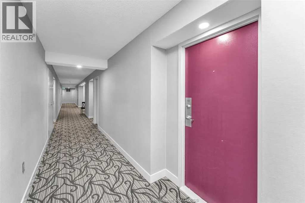 75 RIVERSIDE DRIVE East Unit# 702