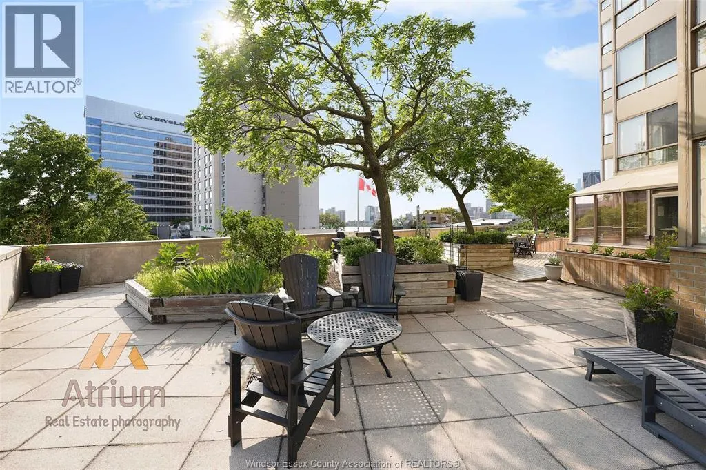 75 RIVERSIDE DRIVE East Unit# 702