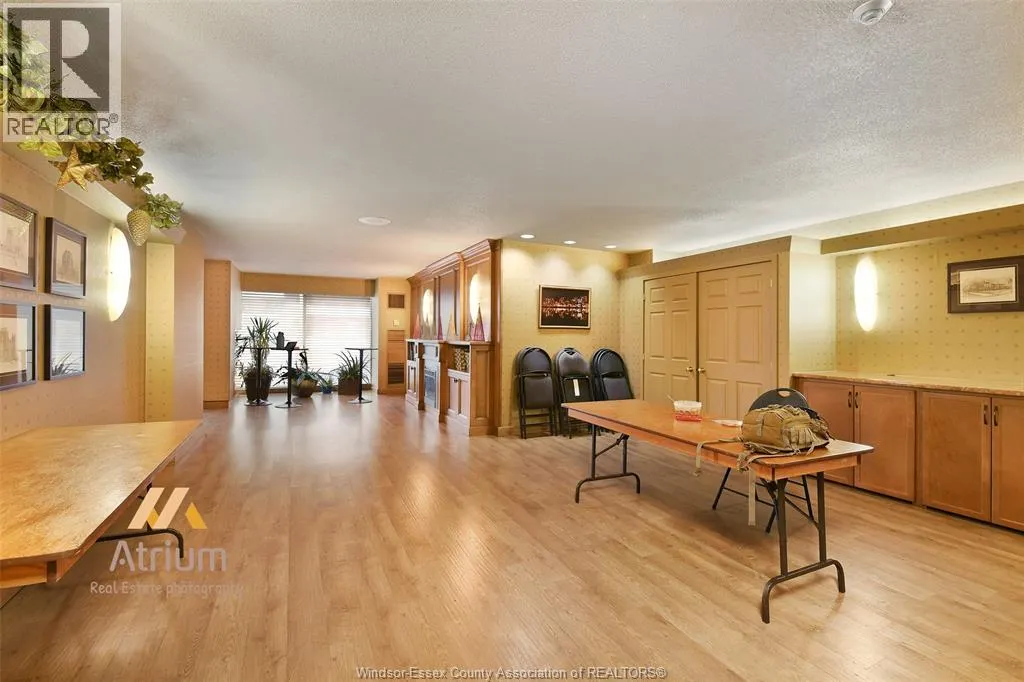 75 RIVERSIDE DRIVE East Unit# 702