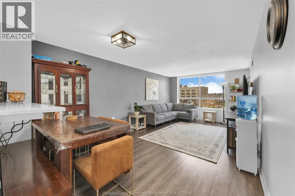 75 RIVERSIDE DRIVE East Unit# 702