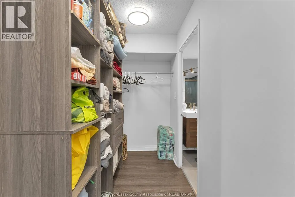 75 RIVERSIDE DRIVE East Unit# 702