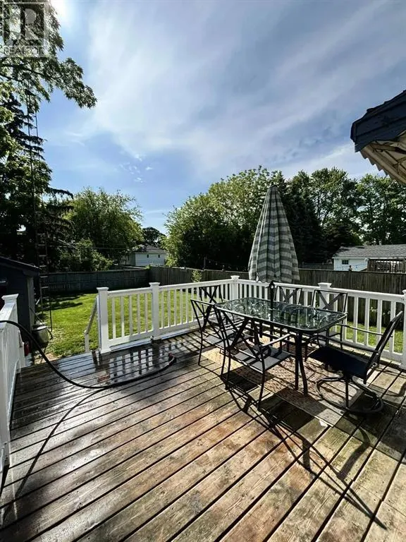 898 WOODLAND AVENUE