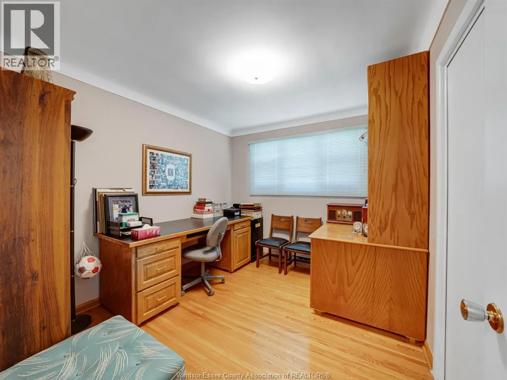 9502-20 TECUMSEH ROAD East