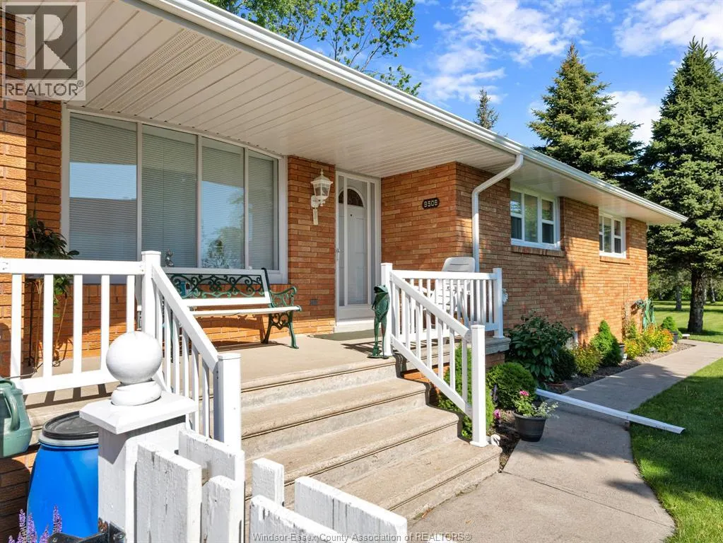 9502-20 TECUMSEH ROAD East