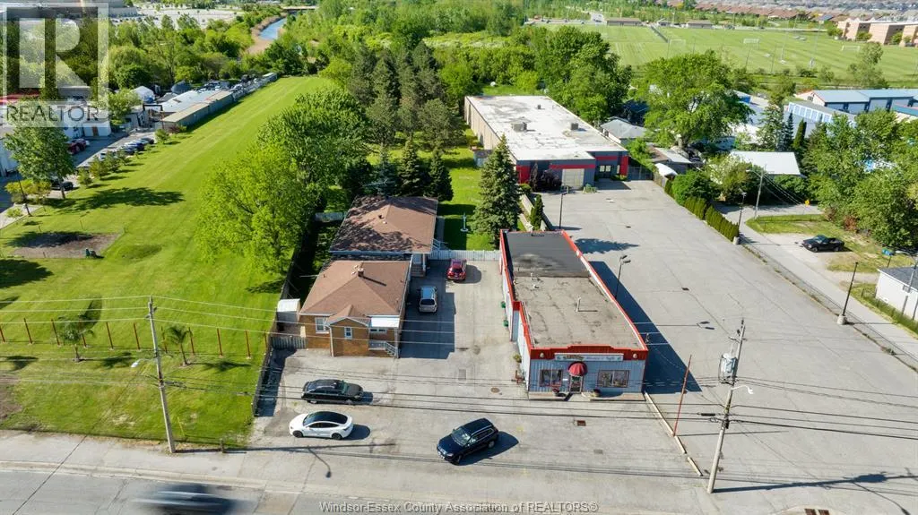 9502-20 TECUMSEH ROAD East