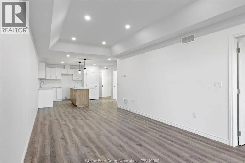 98 ERIE STREET North