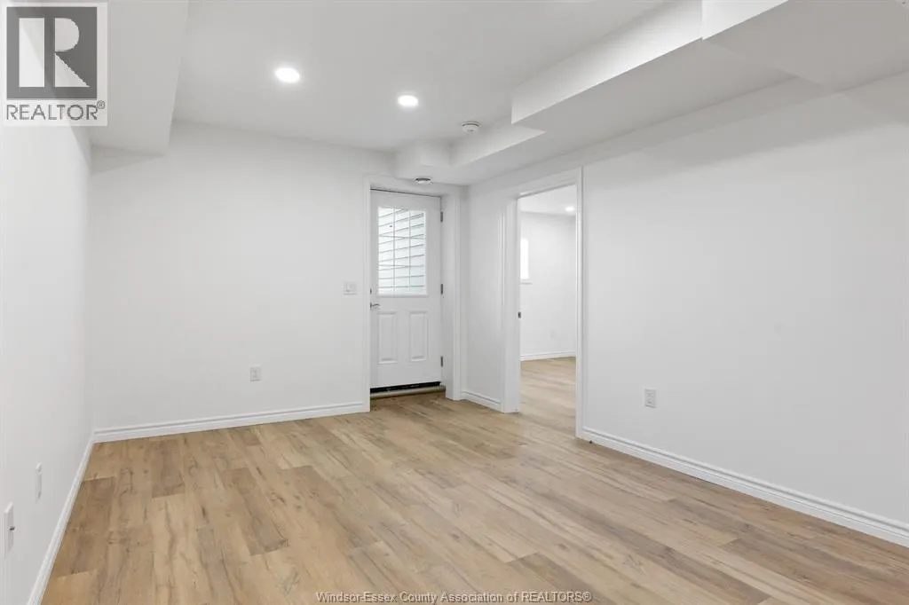 98 ERIE STREET North
