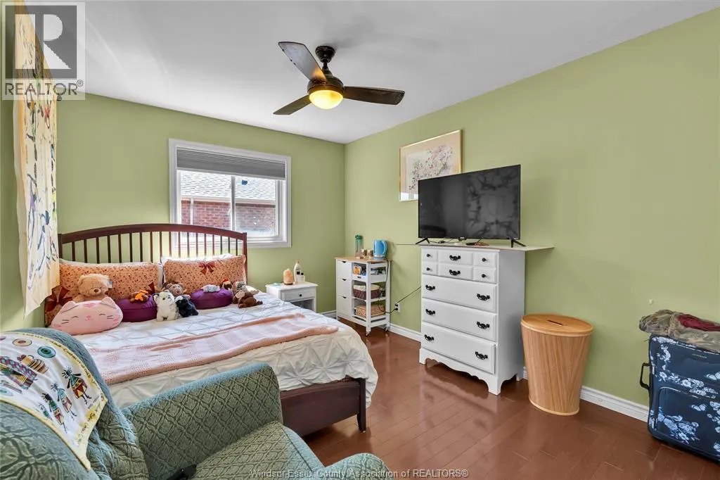 144 SHADY SPRING CRESCENT
