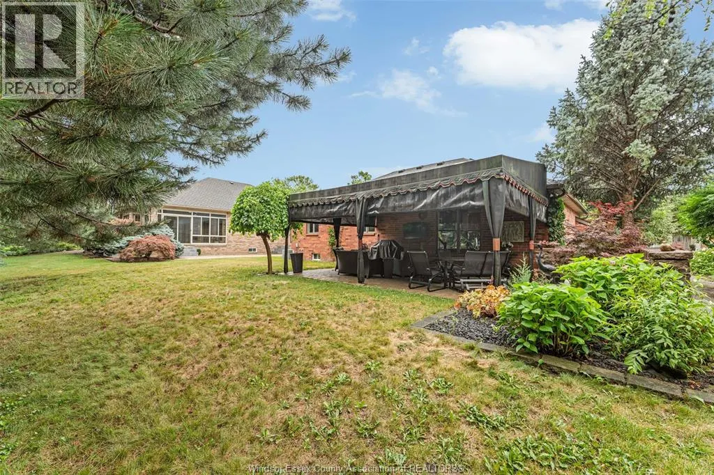 520 LISA CRESCENT