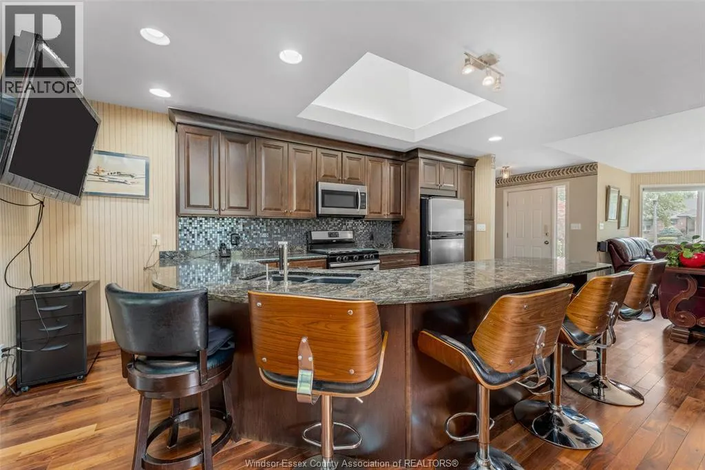 520 LISA CRESCENT