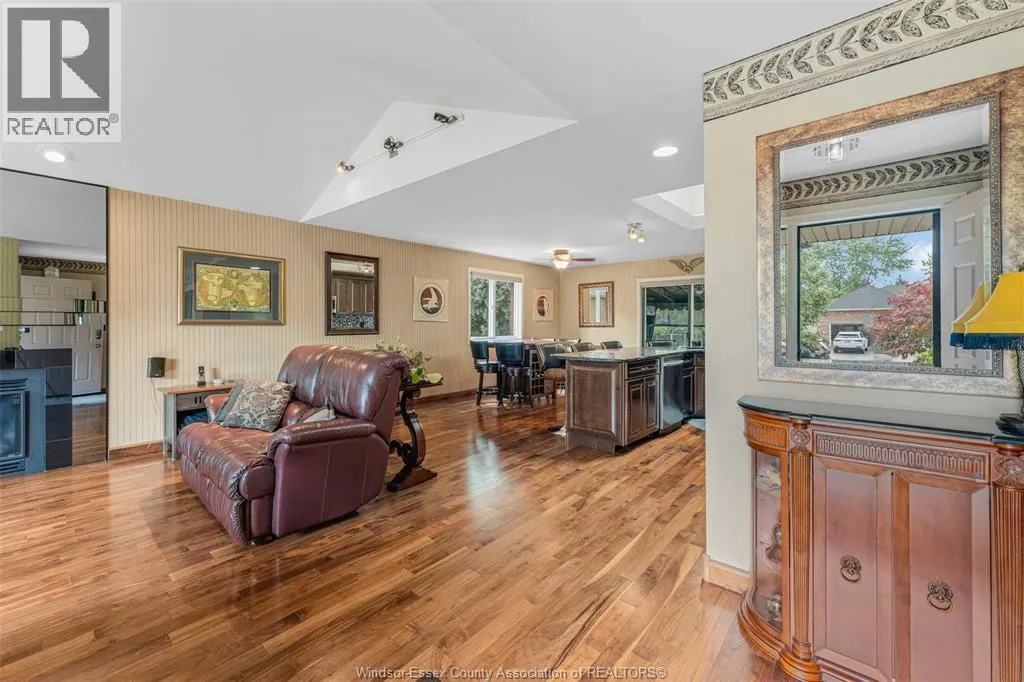 520 LISA CRESCENT