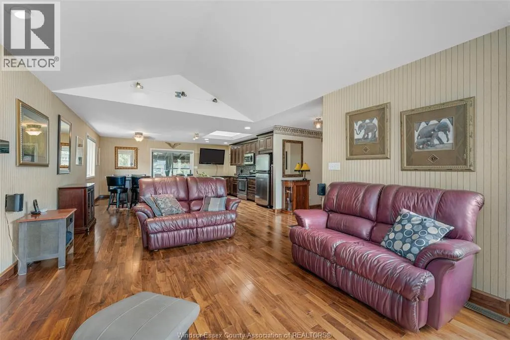 520 LISA CRESCENT