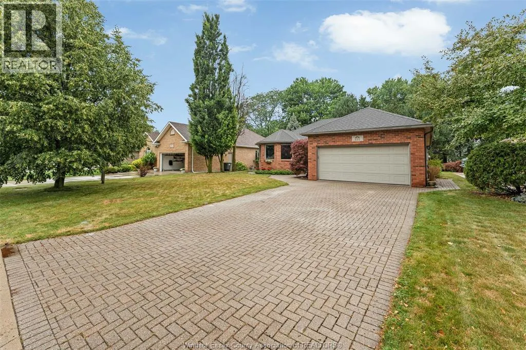 520 LISA CRESCENT