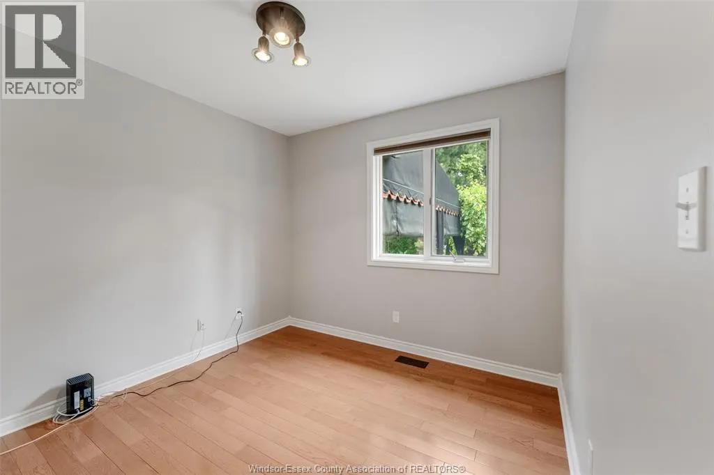 520 LISA CRESCENT