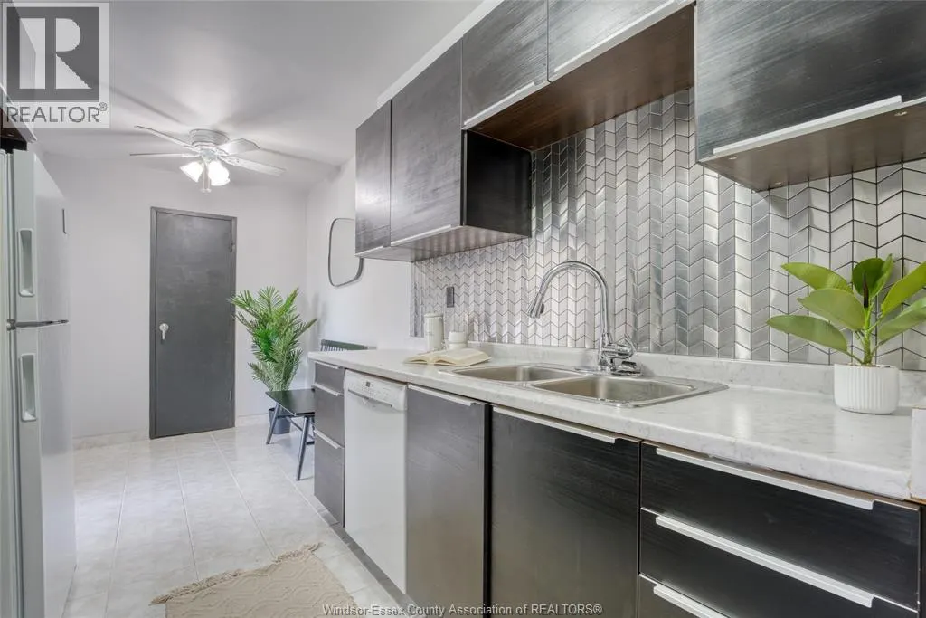 2144 PELISSIER Unit# 402