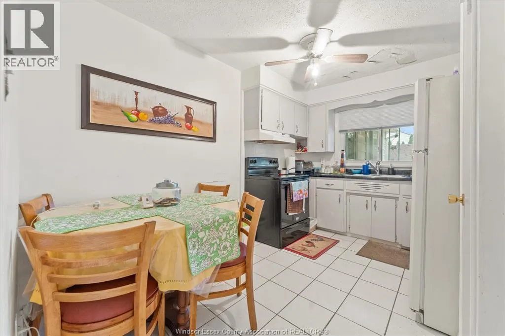 5188 WYANDOTTE