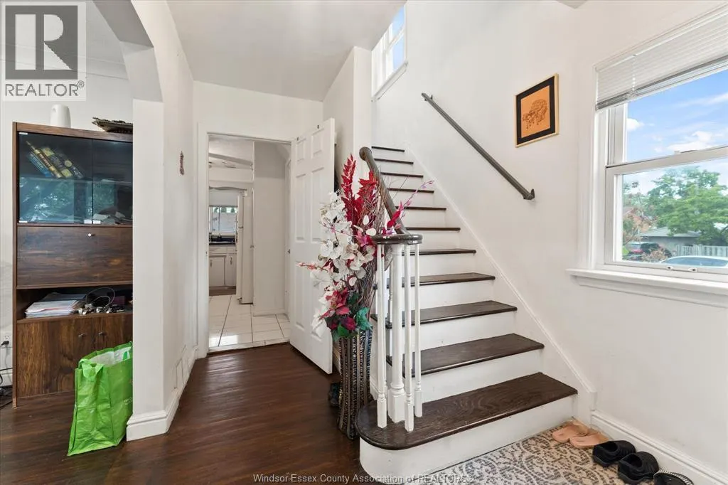 5188 WYANDOTTE
