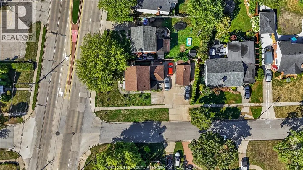 5188 WYANDOTTE