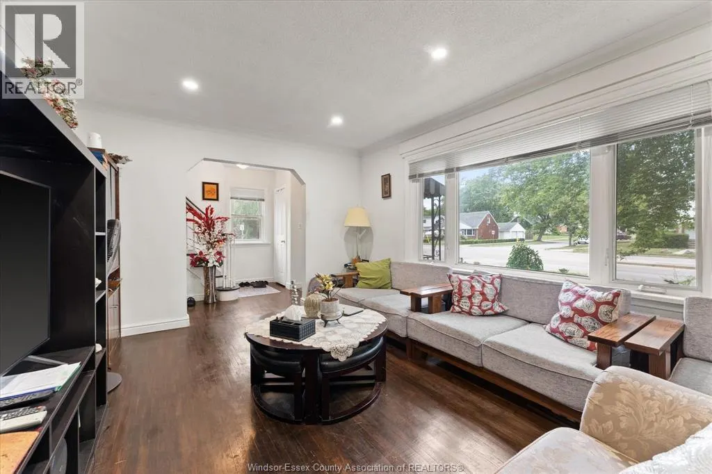 5188 WYANDOTTE