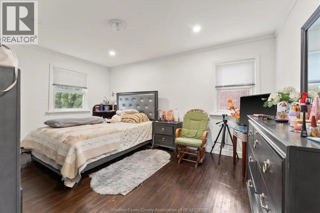 5188 WYANDOTTE