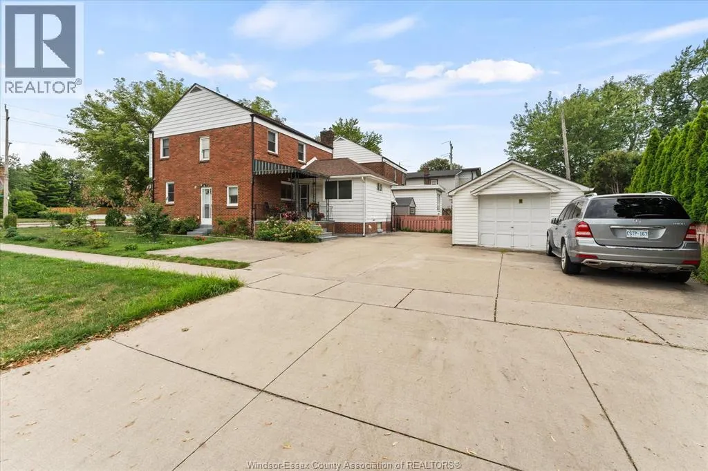 5188 WYANDOTTE