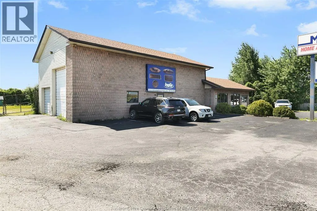 1573 Front ROAD North