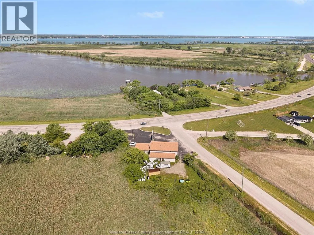 1573 Front ROAD North