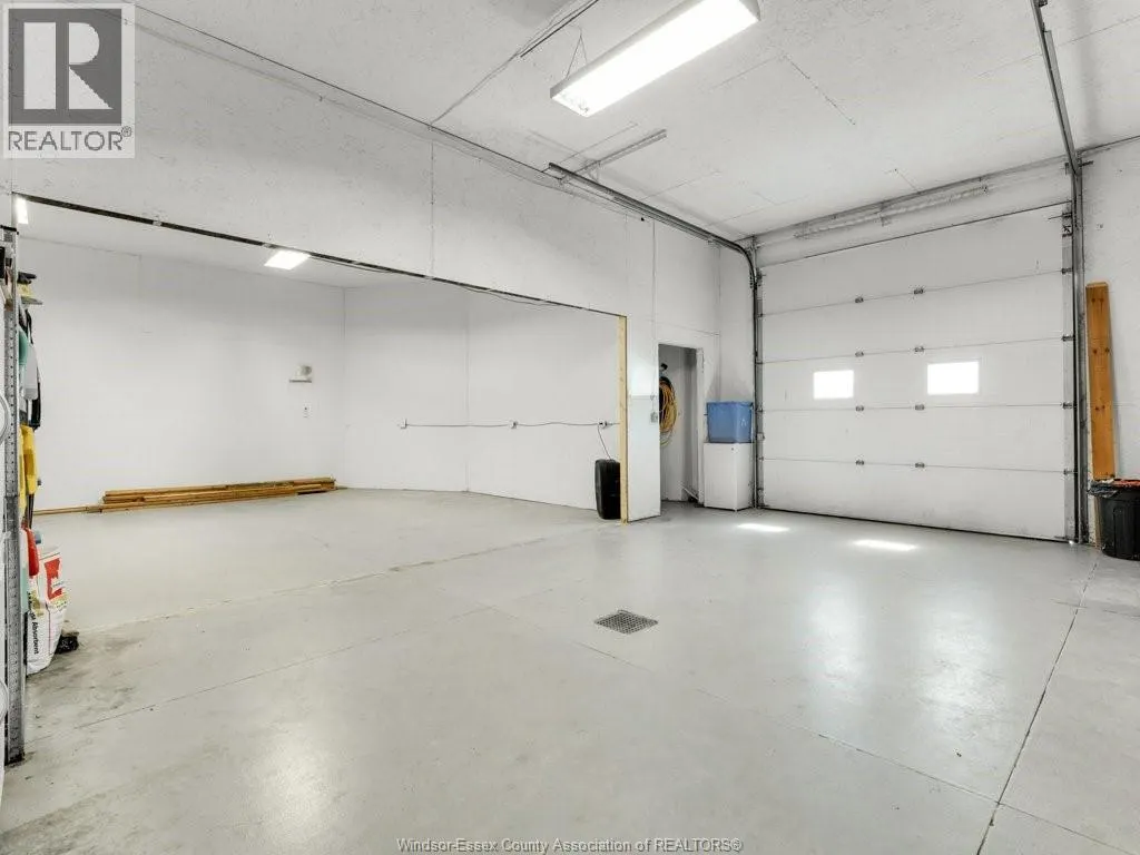 2294 SOUTH MIDDLE ROAD